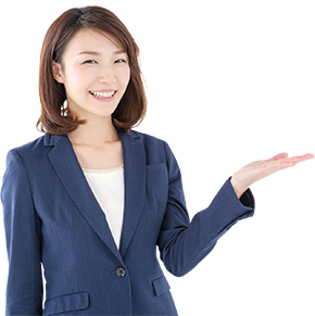 プログラムを紹介する女性