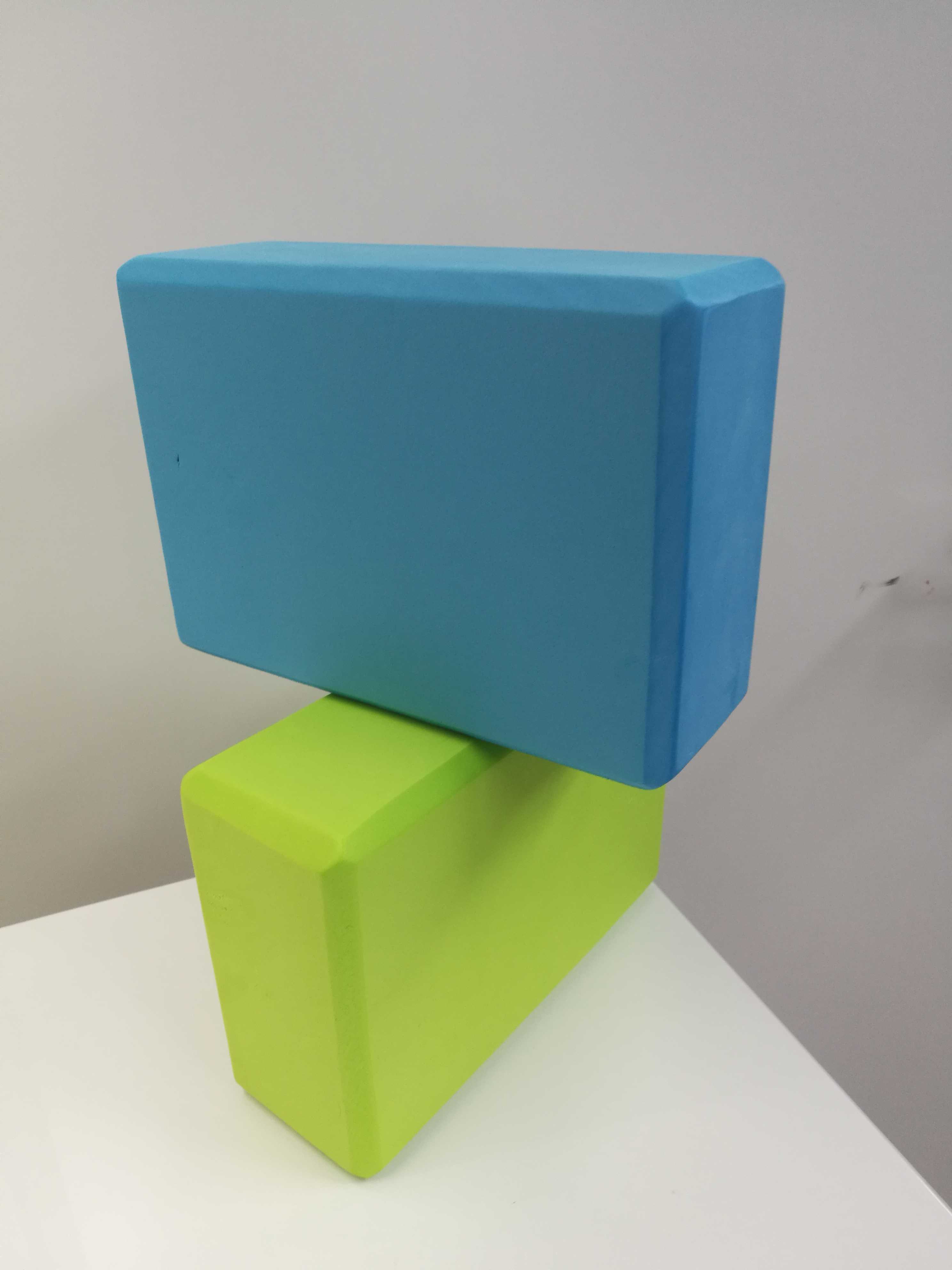 デトックスヨガで使用するヨガブロック