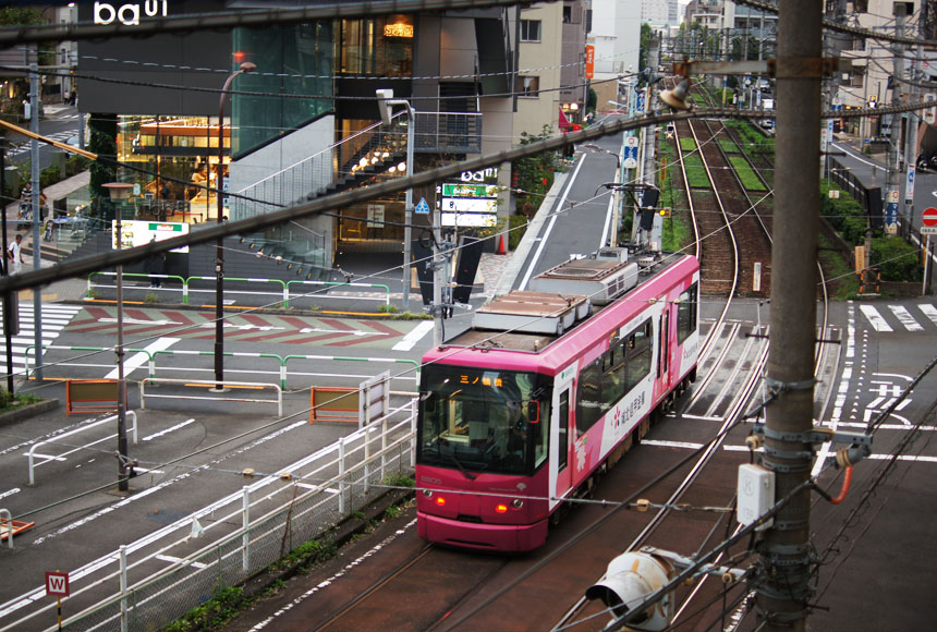 （新）大塚_センターの下を走る都電