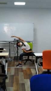 「肩の力を抜く呼吸法」